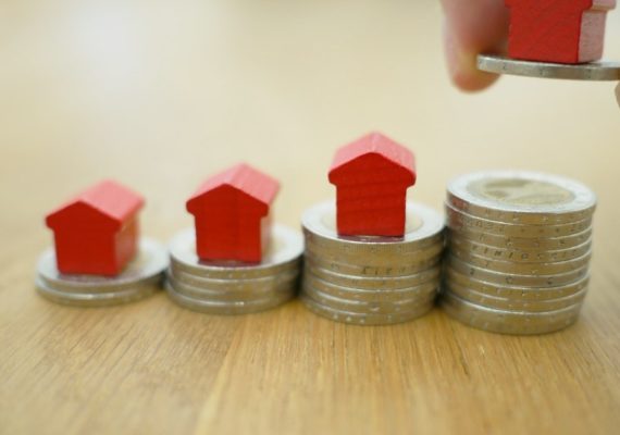 Is Hiring a Pro Mover Worth Your Money?